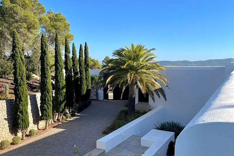 Schreinerei aus laminiertem Holz: Wohngebäude, Ibiza, Spanien