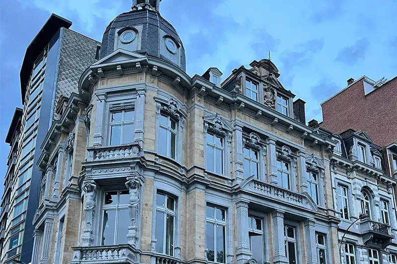 Schreinerei aus laminiertem Holz: Wohngebäude, Lüttich, Belgien