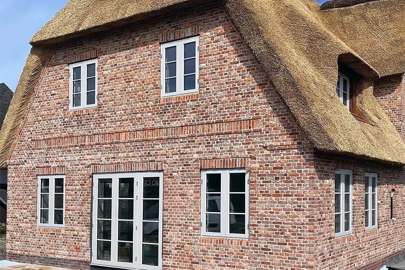 Schreinerei aus laminiertem Holz: Wohnprojekt auf der Insel Sylt, Deutschland