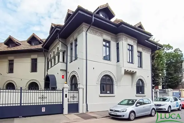 Schreinerei aus laminiertem Holz: Privates Gebäude aus Zwischenkriegszeit, Bukarest