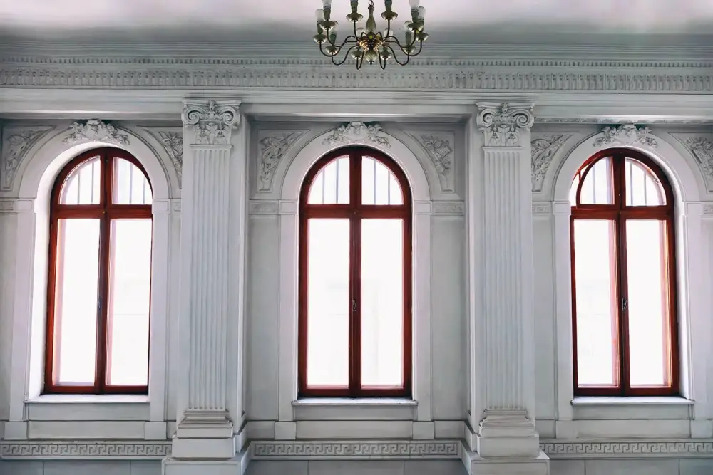 Schreinerei aus laminiertem Holz: Odeon Theater, Bukarest, Rumänien