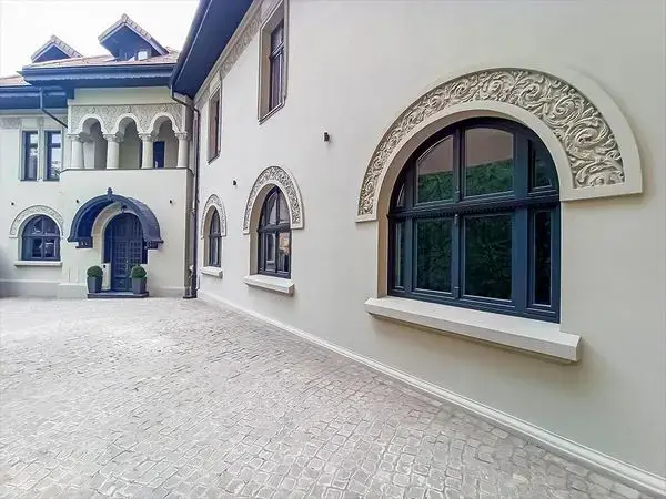 Tischlerei / Schreinerei aus laminiertem Holz, Lahovari, Fenster, Türen